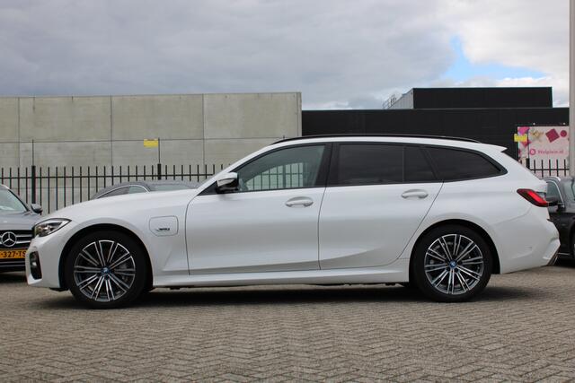 BMW 3-SERIE Touring 330e High Executive M SPORT SHADOW ACC MEMORY HEAD-UP CAMERA KEY-LESS AMBIENT CARPLAY
