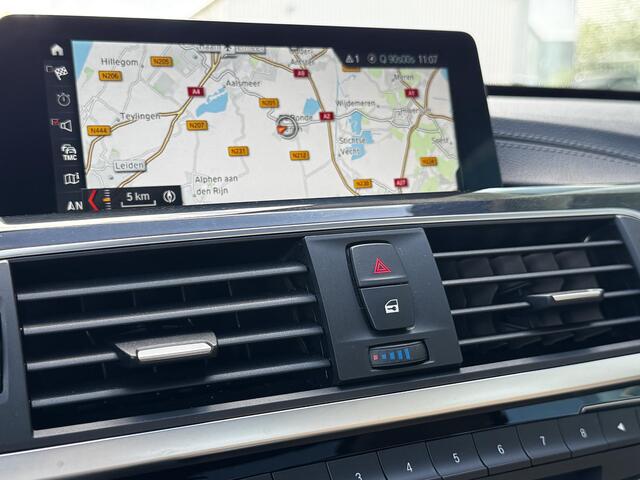 BMW 3-SERIE 320i xDrive High Executive