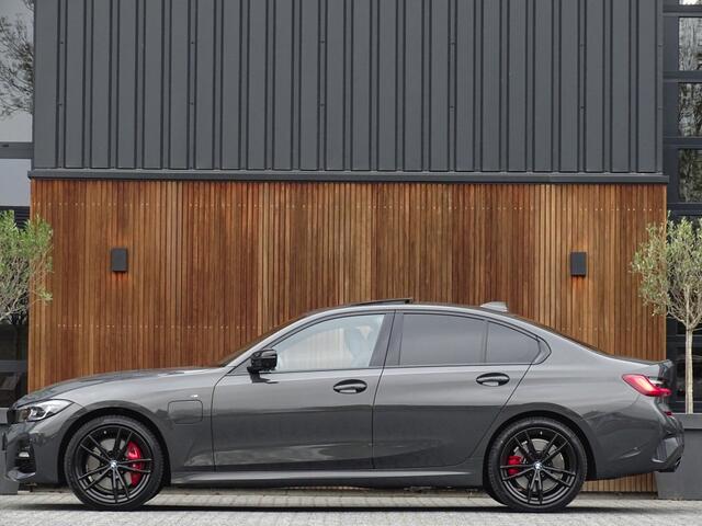 BMW 3-SERIE 330e 292PK M-Sport / Dravitgrau / Laser / ACC / 360° / Head-up /