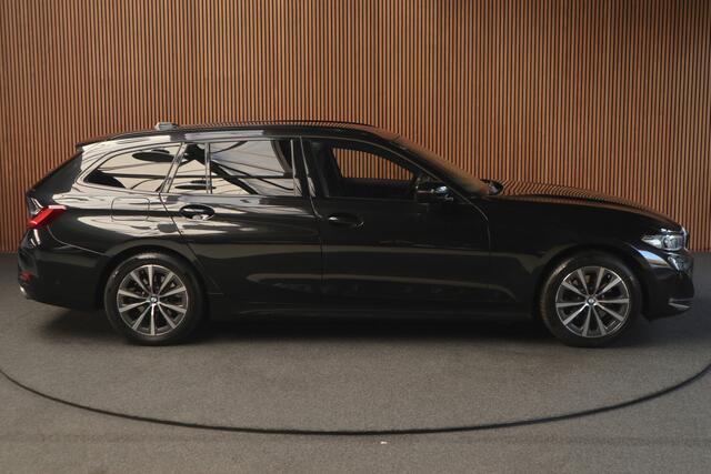 BMW 3-SERIE Touring 320i HUD Matrix LED ACC Elektr. trekhaak Elektr. achterklep Leer Navi Camera Climate (3-zone) Sportstoelen PDC LM velgen BTW auto