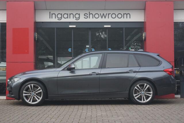 BMW 3-SERIE Touring 330d High Executive | 6-Cilinder | Sportstoelen | ACC | Trekhaak | Navigatie | 18'' LM |