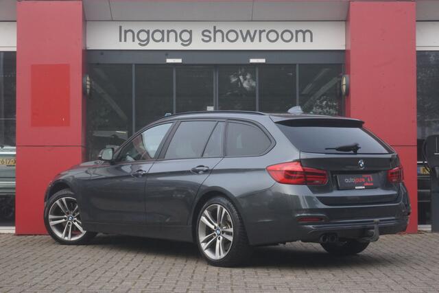 BMW 3-SERIE Touring 330d High Executive | 6-Cilinder | Sportstoelen | ACC | Trekhaak | Navigatie | 18'' LM |