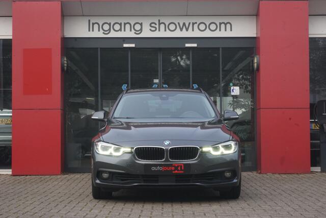 BMW 3-SERIE Touring 330d High Executive | 6-Cilinder | Sportstoelen | ACC | Trekhaak | Navigatie | 18'' LM |