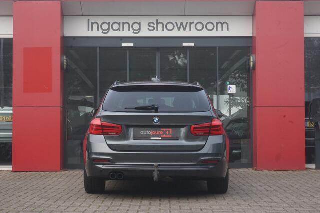 BMW 3-SERIE Touring 330d High Executive | 6-Cilinder | Sportstoelen | ACC | Trekhaak | Navigatie | 18'' LM |