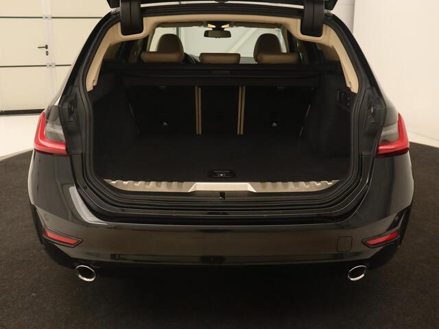 BMW 3-SERIE 330e Advantage | Leder | Harman/Kardon | Carplay | Live Cockpit | DAB | Camera | Park Assist | Navigatie | Full LED | PHEV | Plug In