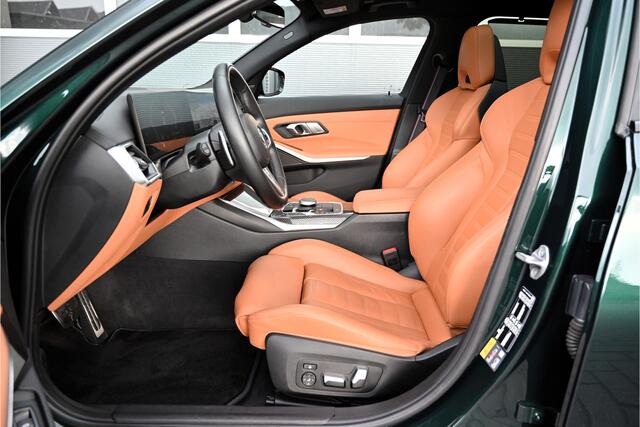 BMW 3-SERIE Touring 320e / M-SPORT / PANO / M-PERF SEATS / CARBON / HARMAN KARDON / MEMORY / HUD / OXFORDGREEN / 20"