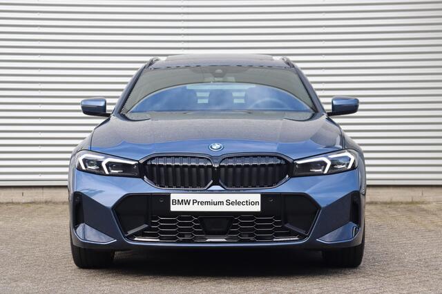 BMW 3-SERIE Touring 330e High Executive | M Sportpakket Pro | Innovation Pack | Panodak | Head-Up | Trekhaak | Harman Kardon | Driving Assistant | Adaptive Cruise Control | 19'' LMV