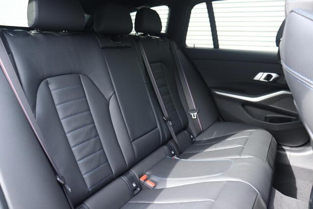 BMW 3-SERIE Touring 330e High Executive | M Sportpakket Pro | Innovation Pack | Panodak | Head-Up | Trekhaak | Harman Kardon | Driving Assistant | Adaptive Cruise Control | 19'' LMV
