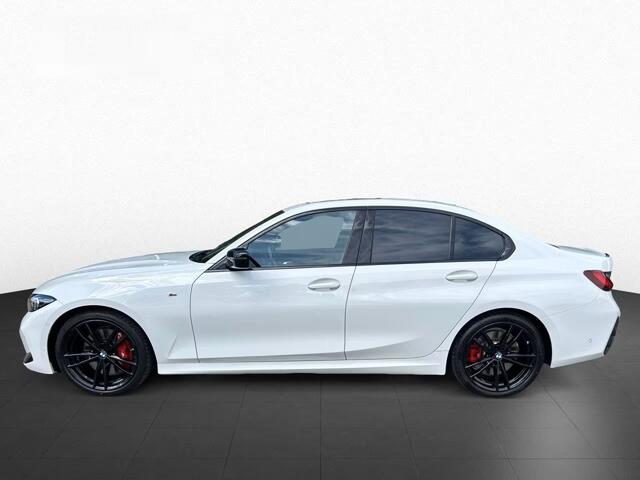 BMW 3-SERIE 330iA M-SPORT Pro ** LED, LC Prof, SCHUIF/KANTEL, ACC, 19-inch LMV, HuD, H&K Sound ** ¤ 21.750,= onder NP - 1e EIG - UNFALLFREI ** ** INFORMEER OOK NAAR ONZE AANTREKKELIJKE FINANCIAL-LEASE TARIEVEN **