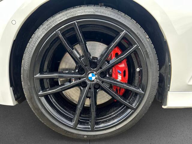 BMW 3-SERIE 330iA M-SPORT Pro ** LED, LC Prof, SCHUIF/KANTEL, ACC, 19-inch LMV, HuD, H&K Sound ** ¤ 21.750,= onder NP - 1e EIG - UNFALLFREI ** ** INFORMEER OOK NAAR ONZE AANTREKKELIJKE FINANCIAL-LEASE TARIEVEN **