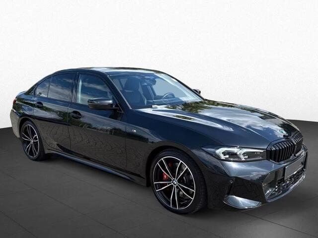 BMW 3-SERIE 330iA M-SPORT Pro ** LED, LC Prof, SCHUIF/KANTEL, ACC, 19-inch LMV, HuD, H&K Sound ** ¤ 22.300,= onder NP - 1e EIG - UNFALLFREI ** ** INFORMEER OOK NAAR ONZE AANTREKKELIJKE FINANCIAL-LEASE TARIEVEN **