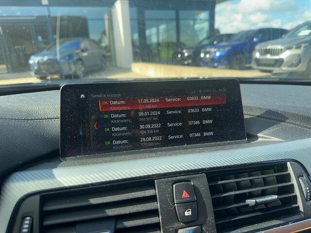 BMW 3-SERIE Touring 320i M Sport Edition / Trekhaak / Panoramadak / Camera / Head-up / Leder / 19'' / Navigatie / Stoelverwarming / Audio HiFi / Cruise Control