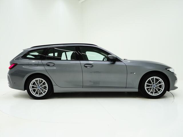 BMW 3-SERIE Touring 320e LCI Shadow Line | Keyless | Camera | BLIS | Widescreen | Carplay | Cruise | DAB | LED