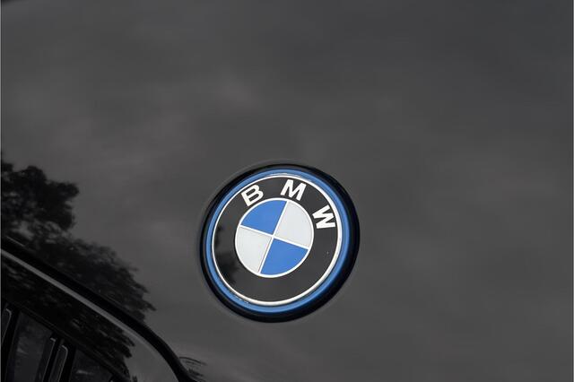 BMW 3-SERIE Touring 330e M-Sport LCI FACELIFT | Memory | Camera | Laserlight | Adaptive Cruise