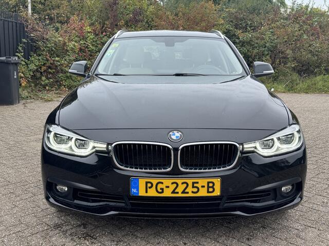 BMW 3-SERIE Touring 318i Autom/Tiptr Executive Leer/Navi/Clima/Cruise/Trekhaak