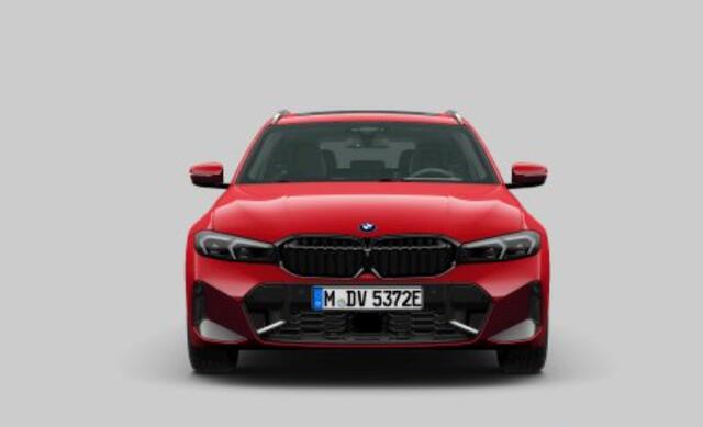 BMW 3-SERIE Touring 330e M Sport Pro - Trekhaak - Panoramadak - Elektrisch verstelbare/verwarmde stoelen - Driving Assistant Professional - Harman Kardon - Getinte Ruiten - Comfort Access - Stuurwielrand verwarmd -