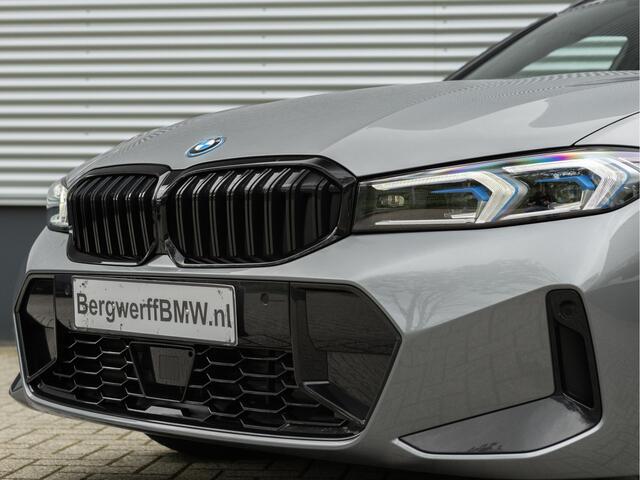 BMW 3-SERIE Touring 330e M-Sport - Active Cruise - Camera - Stuurwiel Verwarmd - Hifi