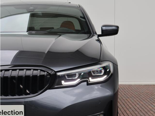 BMW 3-SERIE 318i High Executive Edition Stuurwielverwarming/ Head-Up/ Harman-Kardon/ Stoelverwarming/ Achteruitrijcamera/ Sportstoelen/ Panoramadak