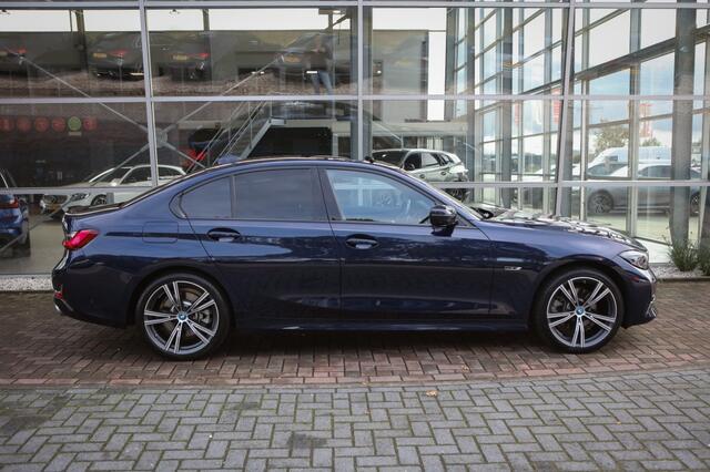 BMW 3-SERIE 320e | Laser | Schuif/Kantel | Apple Carplay | 360 Camera |