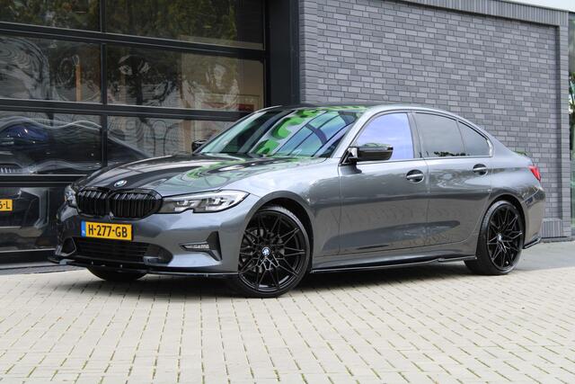 BMW 3-SERIE 320i Executive Edition | NAP! | MAXTON | CARPLAY | ELEK.TREKHAAK | SFEER |