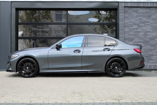 BMW 3-SERIE 320i Executive Edition | NAP! | MAXTON | CARPLAY | ELEK.TREKHAAK | SFEER |