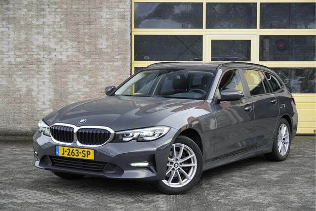 BMW 3-SERIE Touring 318i Automaat! Executive Edition BJ2020 Lmv 17" | Led | Pdc | Navi | Elek. trekhaak | Elek. achterklep | Virtual cockpit | Climate control | Cruise control | Getint glas