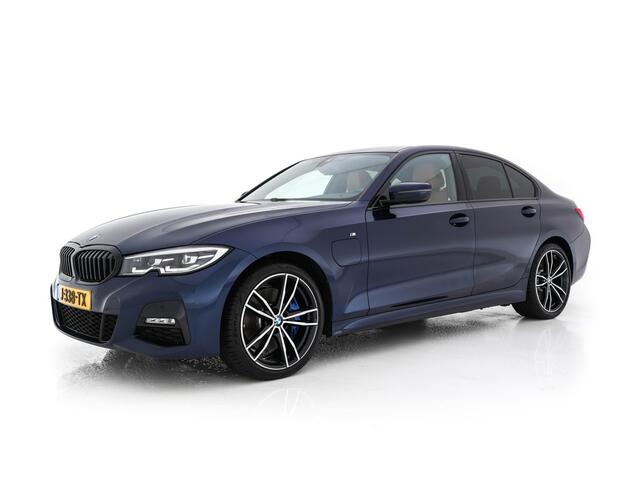 BMW 3-SERIE 330e eDrive Edition M-Sportpack (INCL.BTW) *LUXURY-LEATHER | FULL-LED | HEATED-SPORTSEATS | DIGI-COCKPIT | HIFI-SOUND | NAVI-FULLMAP | AMBIENT-LIGHT | 19''ALU*
