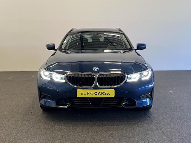 BMW 3-SERIE Touring 320e Sportline Aut-8 Panoramadak HUD Laser Licht Adaptive Cruise Trekhaak Leder Navi PDC VA