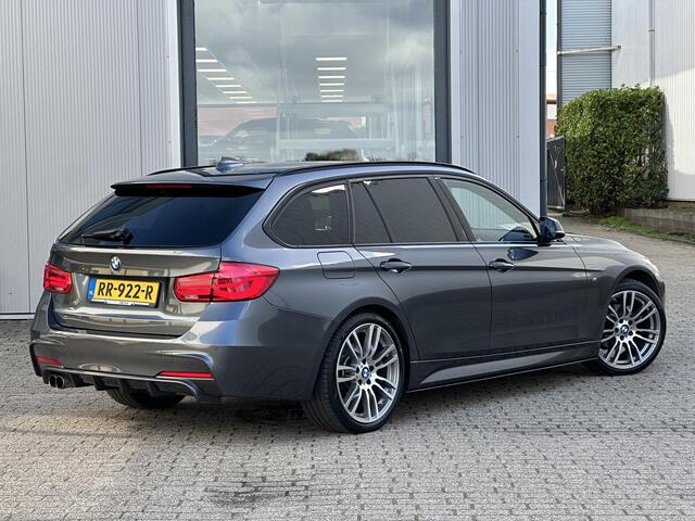 BMW 3-SERIE Touring 320i High Executive M-Pakket | NL-Auto/NAP/Leder/Sportstoel/Carplay/Navi/19-inch