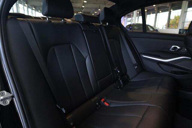 BMW 3-SERIE 330e Sedan | M Sportpakket | Comfort Pack | Elektr. Trekhaak