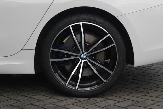BMW 3-SERIE Touring 330e xDrive M Sport | H+K | Pano | Trekhaak | High Executive