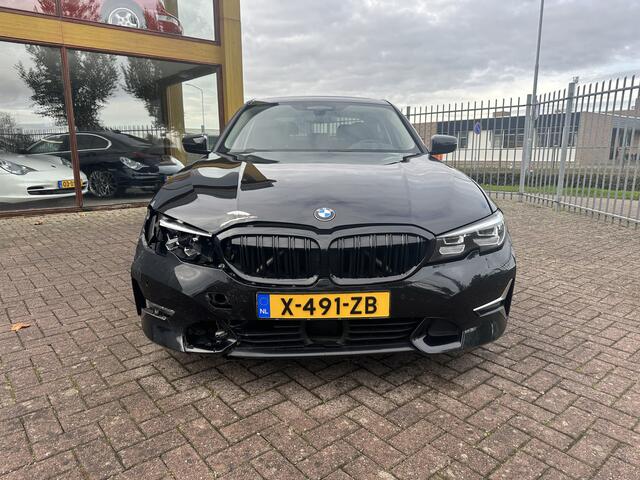 BMW 3-SERIE 320i xDrive High Executive