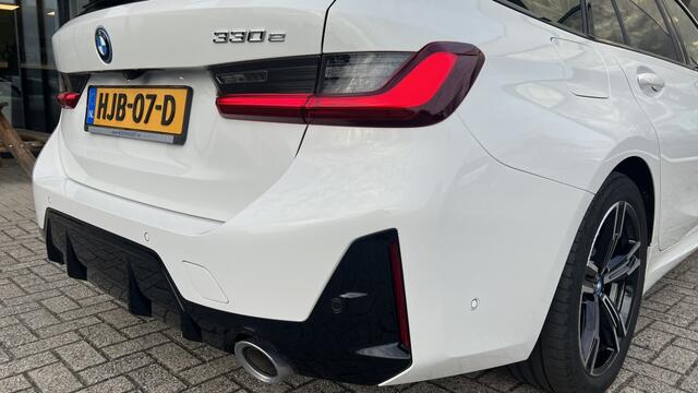 BMW 3-SERIE 330e M-Sport | Navi | Camera | Stoel-Stuurverwarming