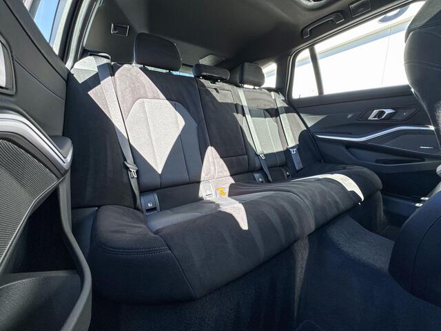 BMW 3-SERIE Touring 330e | Selections