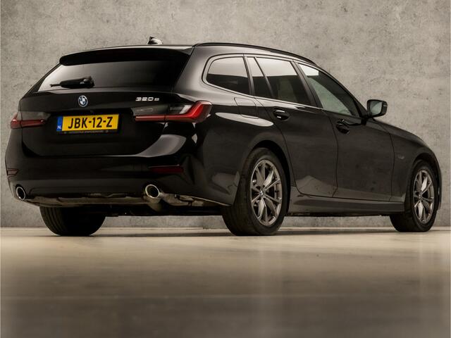 BMW 3-SERIE Touring 320e High Executive 204Pk Automaat (APPLE CARPLAY, GROOT NAVI, COGNAC LEDER, TREKHAAK ELEKTRISCH, STOELVERWARMING, SPORTSTOELEN, CAMERA, GETINT GLAS, ELEK ACHTERKLEP, NIEUWSTAAT)