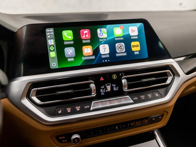 BMW 3-SERIE Touring 320e High Executive 204Pk Automaat (APPLE CARPLAY, GROOT NAVI, COGNAC LEDER, TREKHAAK ELEKTRISCH, STOELVERWARMING, SPORTSTOELEN, CAMERA, GETINT GLAS, ELEK ACHTERKLEP, NIEUWSTAAT)