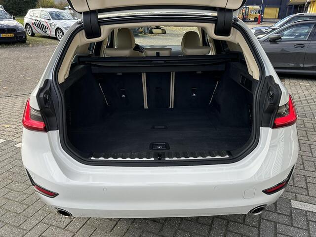 BMW 3-SERIE Touring 330i High Executive Edition