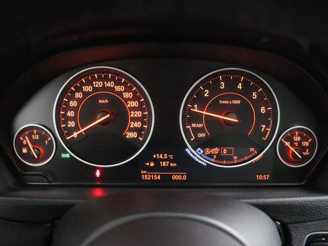 BMW 3-SERIE Touring 318i M Sport | Pano | Cruise Control | LED!