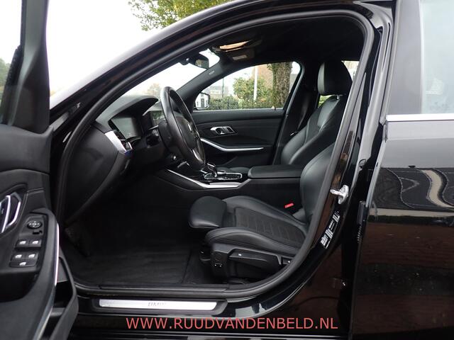 BMW 3-SERIE 318i SPORTLINE VIRTUAL/DAB/CARPLAY/SFEERVERLICHTING/SPORTSTOEL