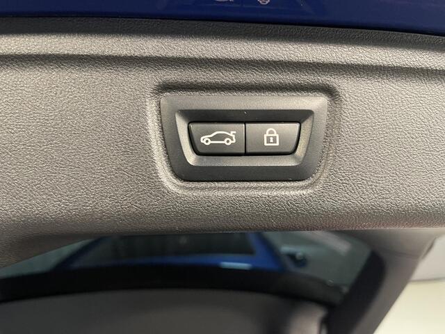 BMW 3-SERIE Touring 330e High Executive M Sport 18"/Panoramadak/Laser LED/Harman Kardon/Keyless/Head-up/360 camera/Dodehoek/Adaptieve cruise/Stoel + stuurverwarming/Adaptief M onderstel