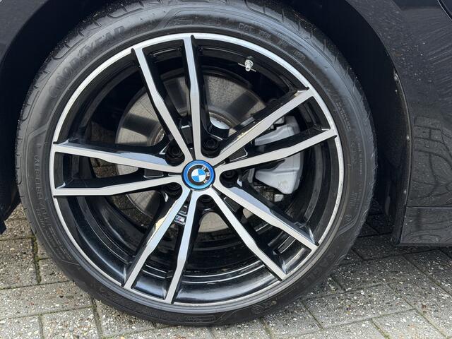BMW 3-SERIE Touring 320e M Sport Pano-Dak | Memory | Keyless | HUD | Stoelverw.