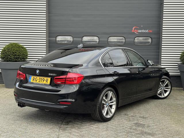 BMW 3-SERIE 320i Corporate Lease High Executive | Navigatie | Privacy Glass | Lichtmetalen Velgen | Climate Control | Xenon |