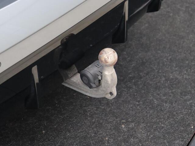 BMW 3-SERIE 320e M Sport | Trekhaak | Stoelverwarming | Camera | Leder/Alcantara | Stuurverwarming | Carplay | Live Cockpit Plus | Adaptief LED | Sportstoelen | Cruise control | PHEV | Plug In