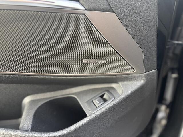 BMW 3-SERIE 330i xDrive High Executive M Sport / Panodak / Harman/Kardon / Laser licht