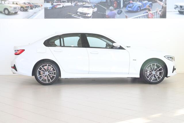 BMW 3-SERIE Sedan 330e xDrive High Executive Sport-Line / Schuif-kantel dak