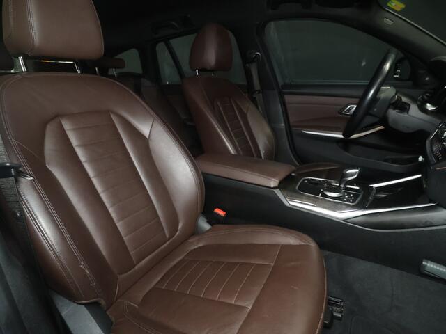 BMW 3-SERIE Touring 330i High Executive NW TYPE [APPLE CARPLAY, PDC V+A, CRUISE CONTROL, HARMAN/KARDON, STOELVERWARMING, AUTOMATISCHE ACHTERKLEP, AUTOMATISCHE AIRCO, NIEUWSTAAT]