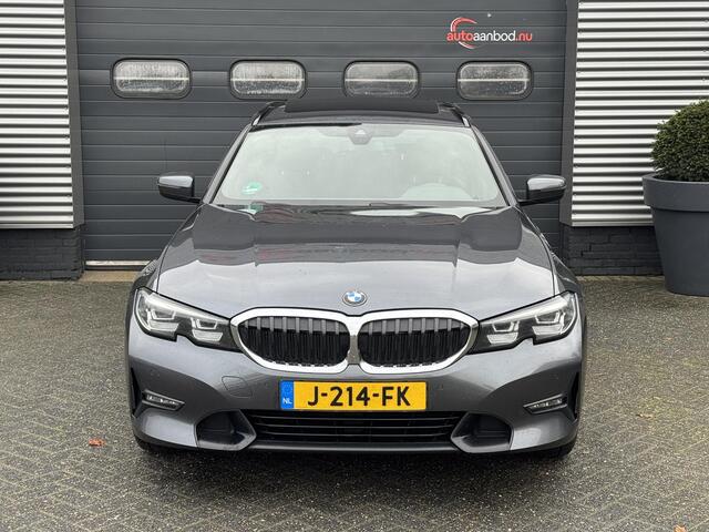 BMW 3-SERIE Touring 320i Executive Edition | Panoramadak | DAB | Carplay | Navigatie | Elektrische Achterklep |