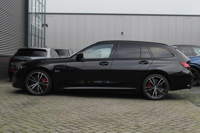 BMW 3-SERIE Touring 320e M-sport | HUD | 19 Inch | Pro Pakket | BLIS | Keyless | Koplampen Adaptief