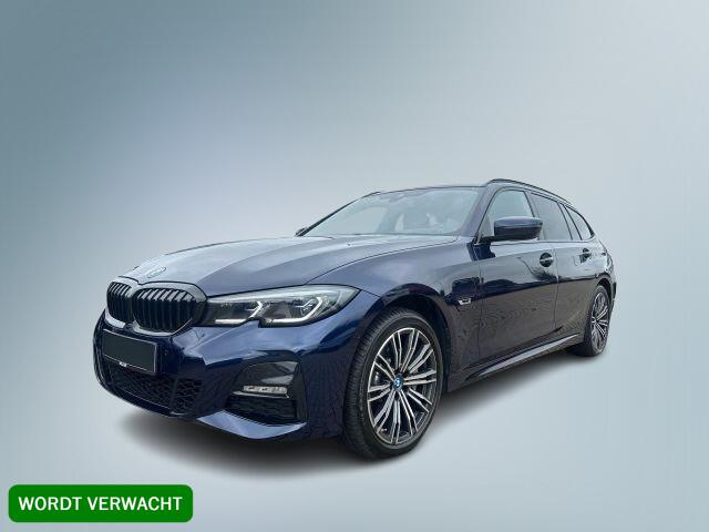 BMW 3-SERIE Touring 330e xDrive M-Sport / Laser-LED / HUD / Trekhaak / CarPlay