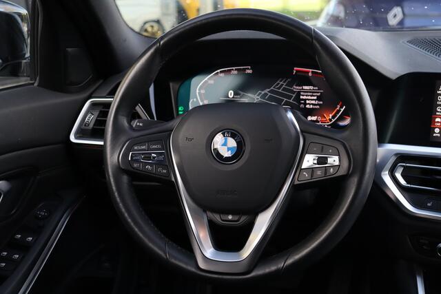 BMW 3-SERIE Touring 320i High Executive Edition | Adap. Cruise | Stoel-/Stuurverwarming | Navigatie | Halfleder | Carplay | Parkeersensoren